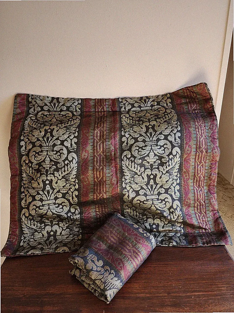 Set Of 2 Hollander Standard Pillow Shams Red Gold Black Jacquard Damask Shabby