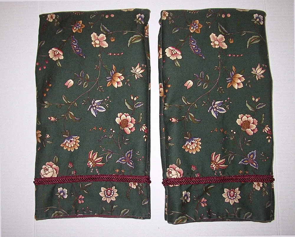 Set Of 2 Pillow Shams Standard Size Heavy Cotton Green/Burgundy/Ivory Floral